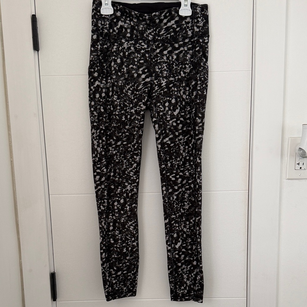 Lululemon Black|Grey Spot Patterned Leggings